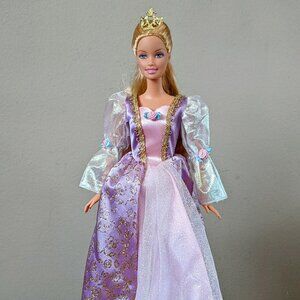 2002 Rapunzel Barbie with growing hair- A Charming collectible